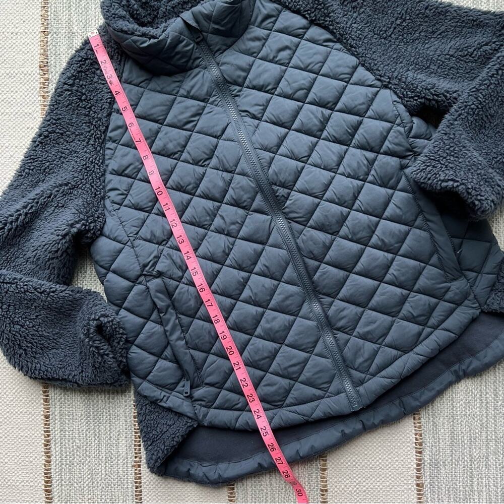 Bernardo Performance Navy Quilted Fleece Packable Jacket Women’s Size Large - Picture 4 of 8